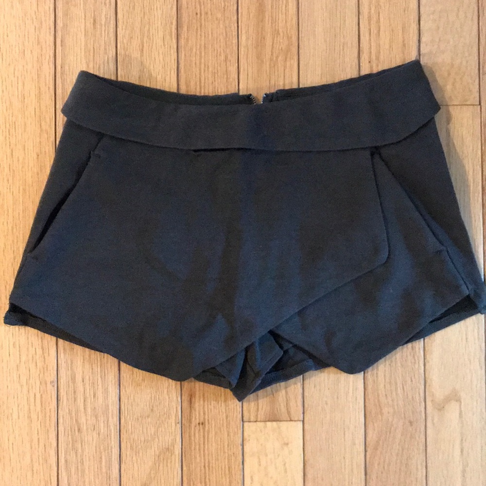 TALULA olive skort